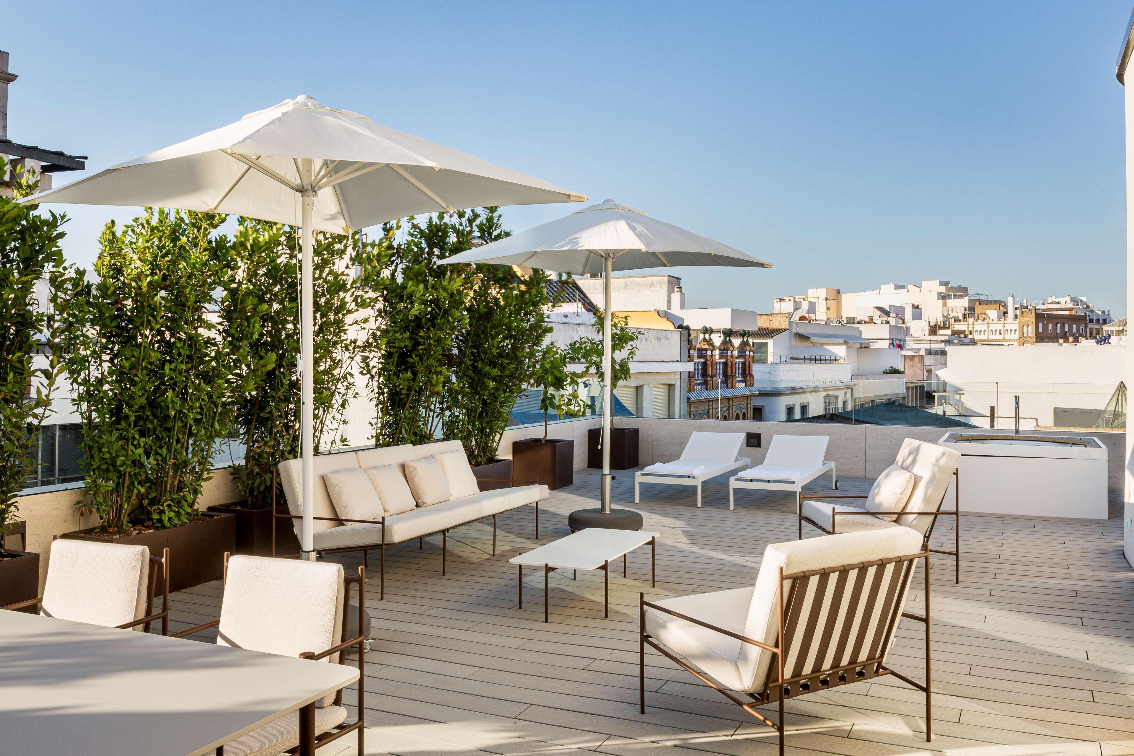 塞维利亚马格达莱纳广场丽笙精选酒店 外观 照片 Rooftop terrace