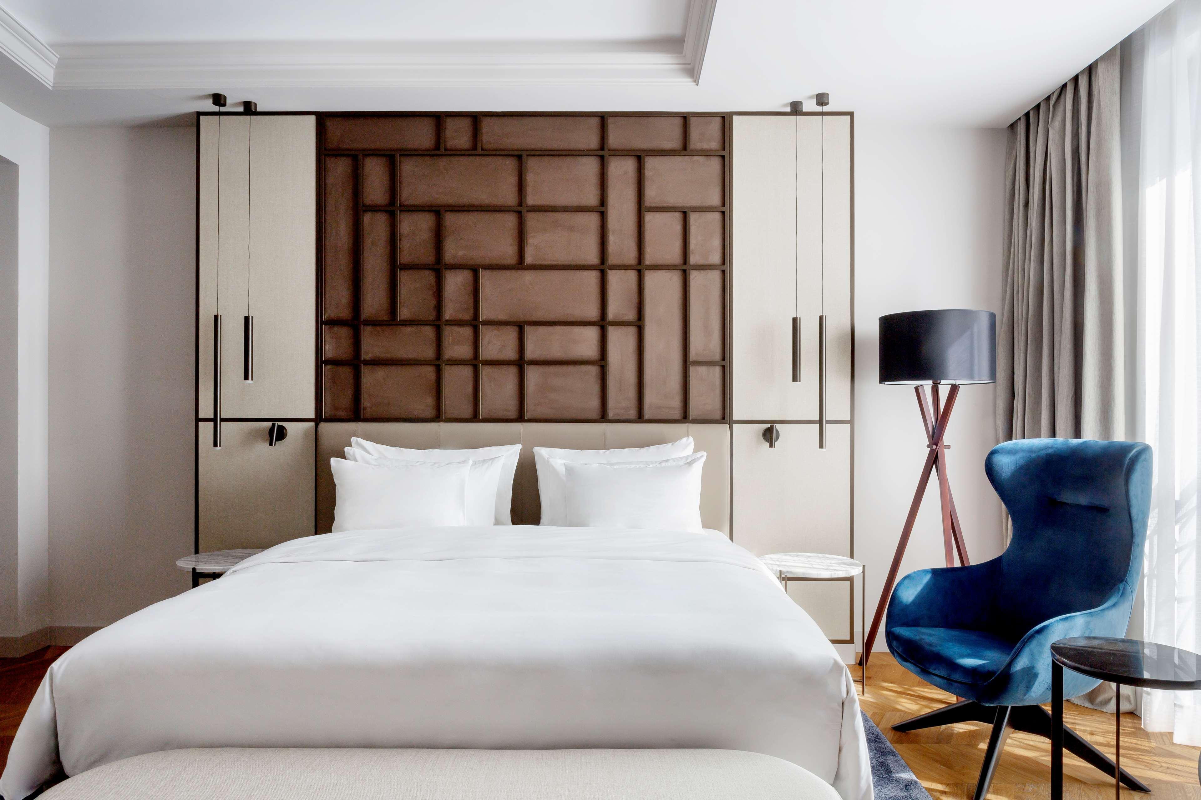 塞维利亚马格达莱纳广场丽笙精选酒店 外观 照片 A bedroom at the hotel