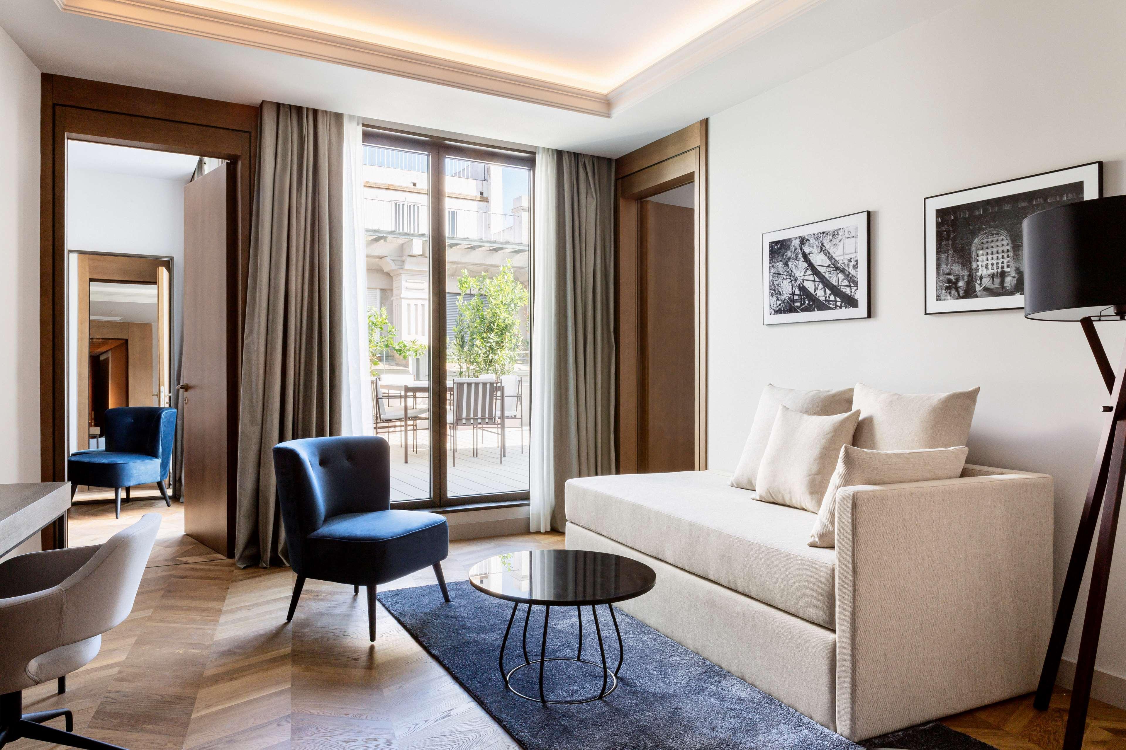 塞维利亚马格达莱纳广场丽笙精选酒店 外观 照片 A suite at the hotel