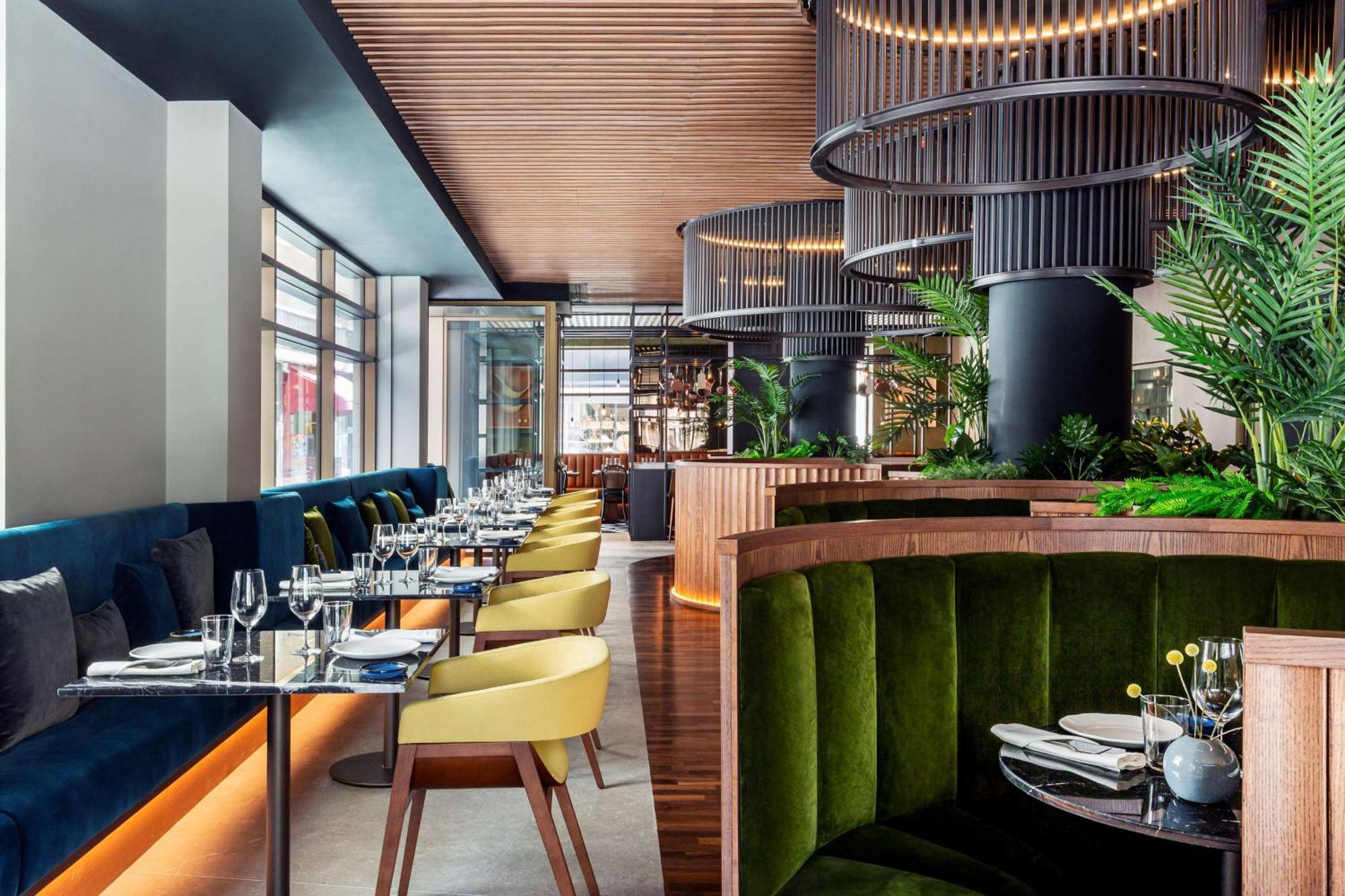 塞维利亚马格达莱纳广场丽笙精选酒店 外观 照片 Restaurant interior
